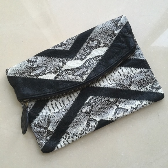 Helena de Natalio Handbags - SOLD 🚫 Leather Snake Skin fold-over clutch